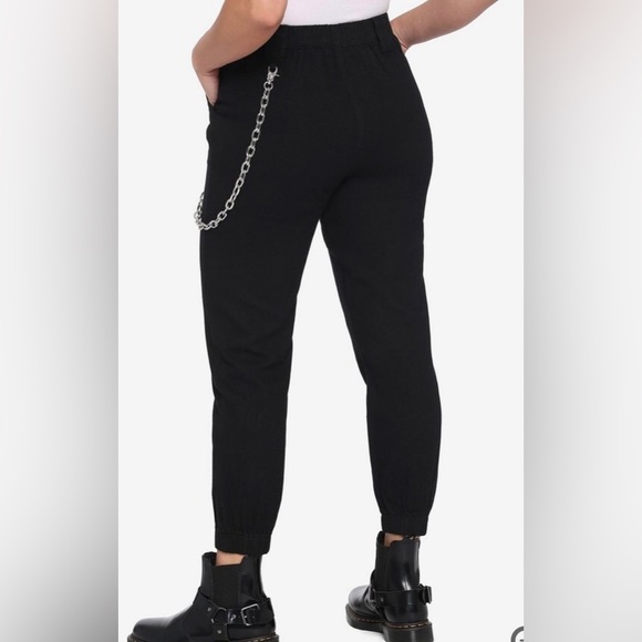 🎉HP🔥HOT TOPIC🔥Black Denim Chain Jogger Pants🔥Measurements in Pics🔥 - Picture 2 of 15